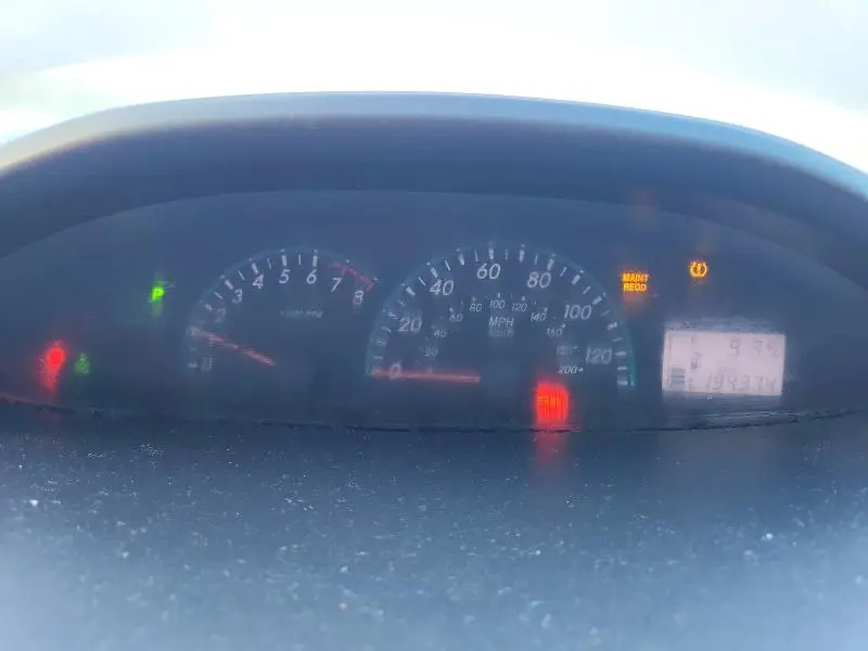 2010 TOYOTA YARIS BASE  