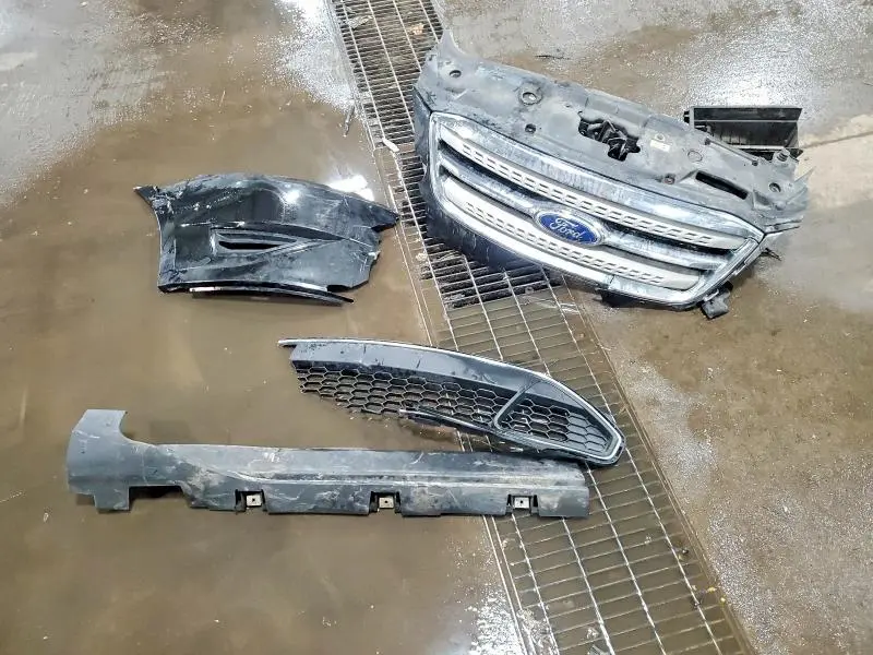 2010 FORD TAURUS LIMITED  