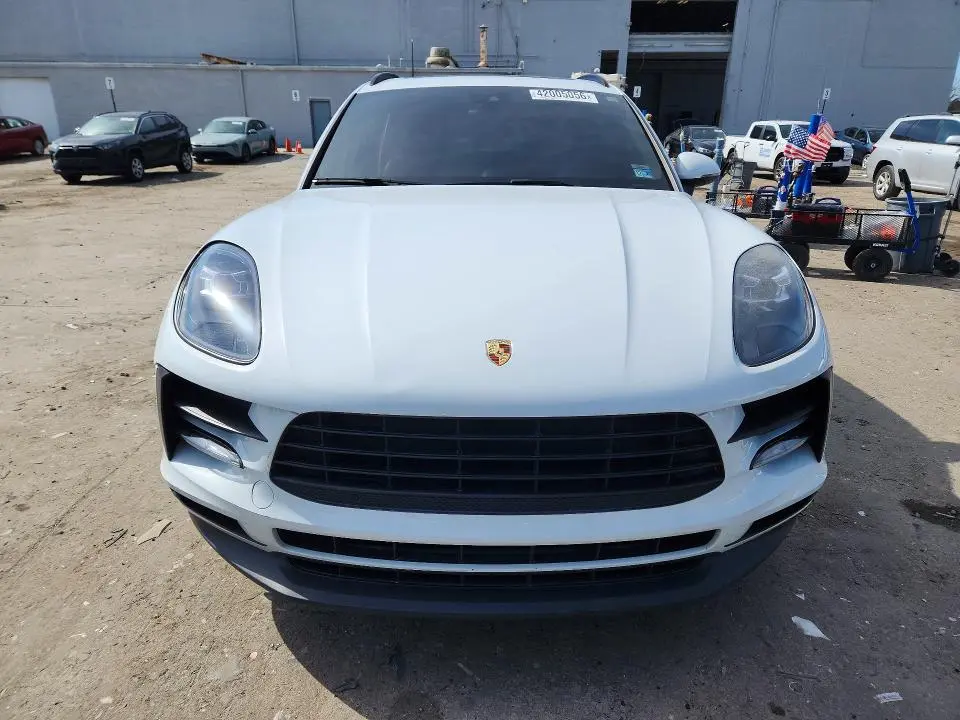 2019 PORSCHE MACAN   