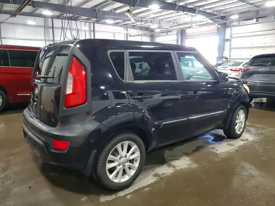 2013 KIA SOUL +  