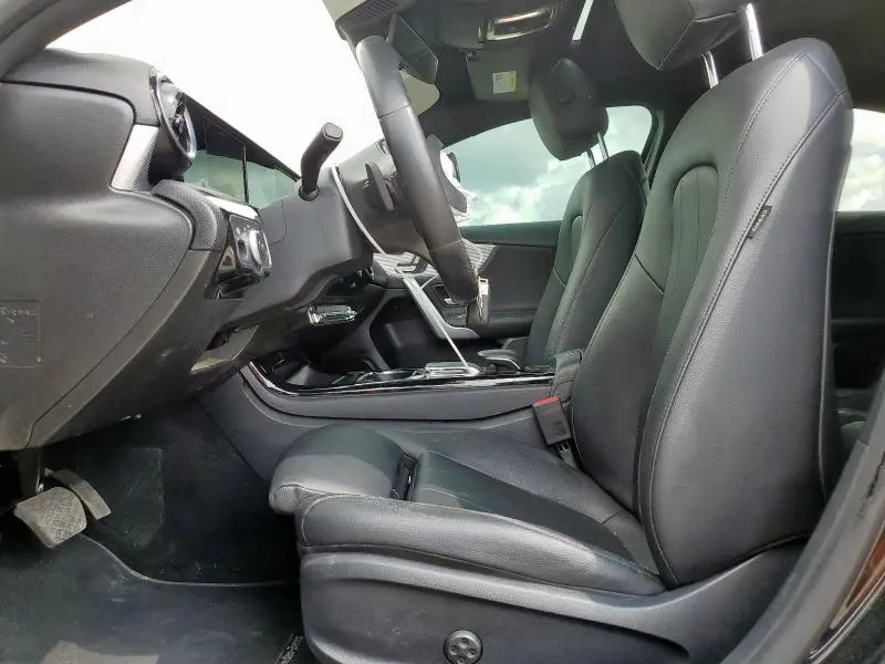 2019 MERCEDES-BENZ A 220  