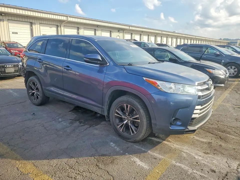 2019 TOYOTA HIGHLANDER LE  