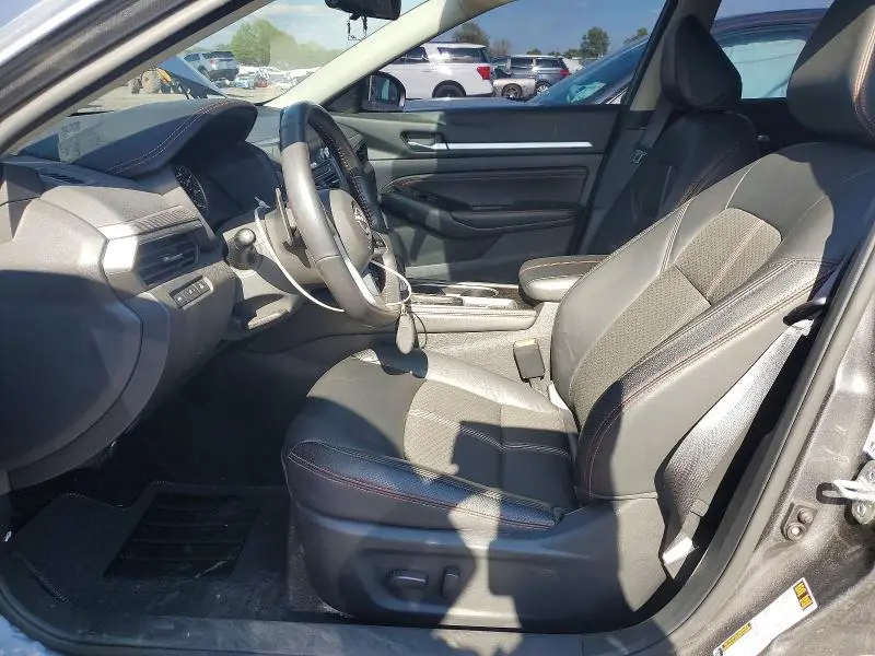2023 NISSAN ALTIMA SR  