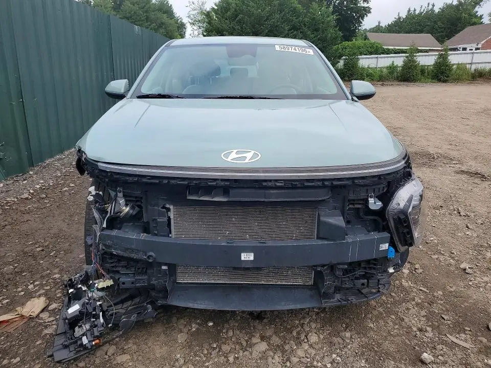 2024 HYUNDAI KONA SE  