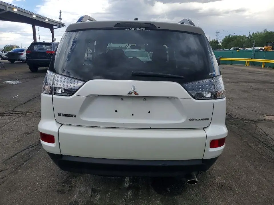 2010 MITSUBISHI OUTLANDER ES  
