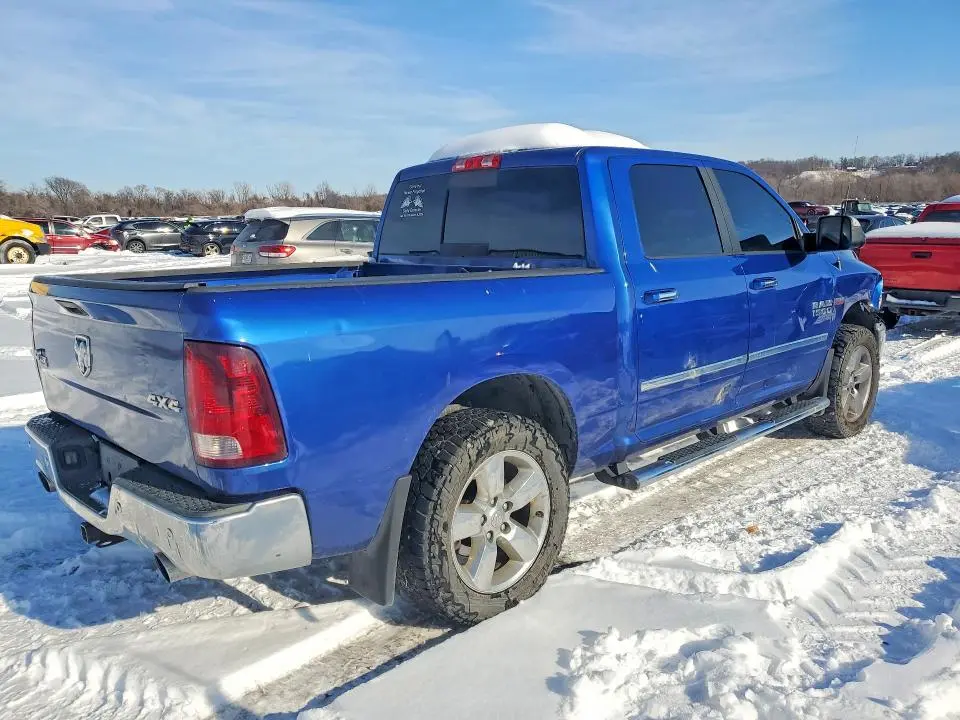 2016 RAM 1500 SLT  