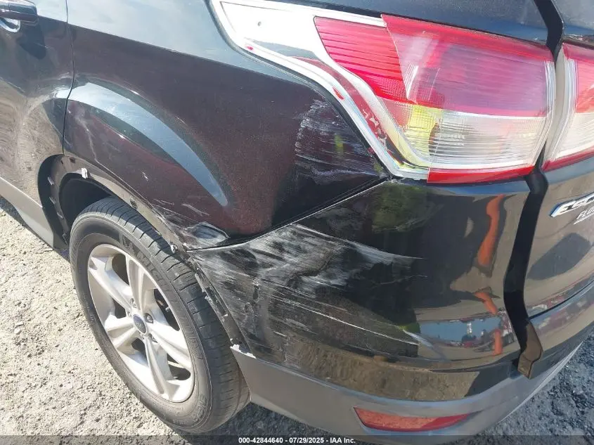 2015 FORD ESCAPE SE