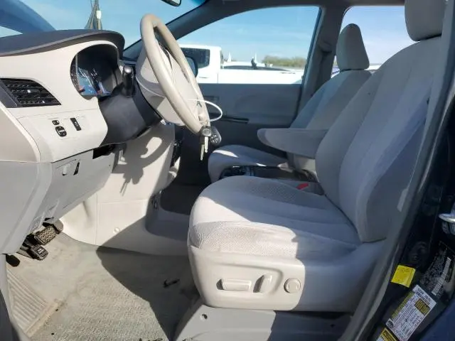 2012 TOYOTA SIENNA LE  