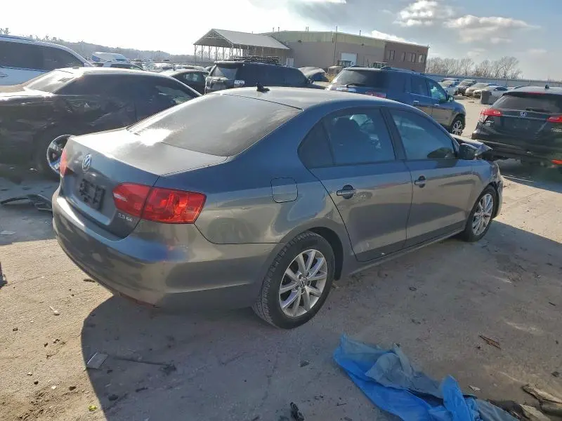 2011 VOLKSWAGEN JETTA SE  