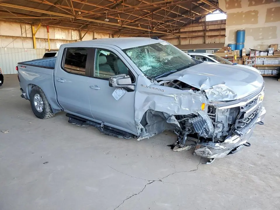 2024 CHEVROLET SILVERADO K1500 LT  