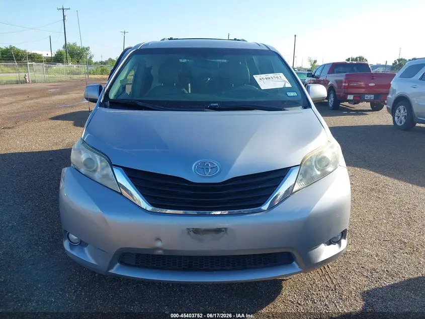 2013 TOYOTA SIENNA LE V6 8 PASSENGER