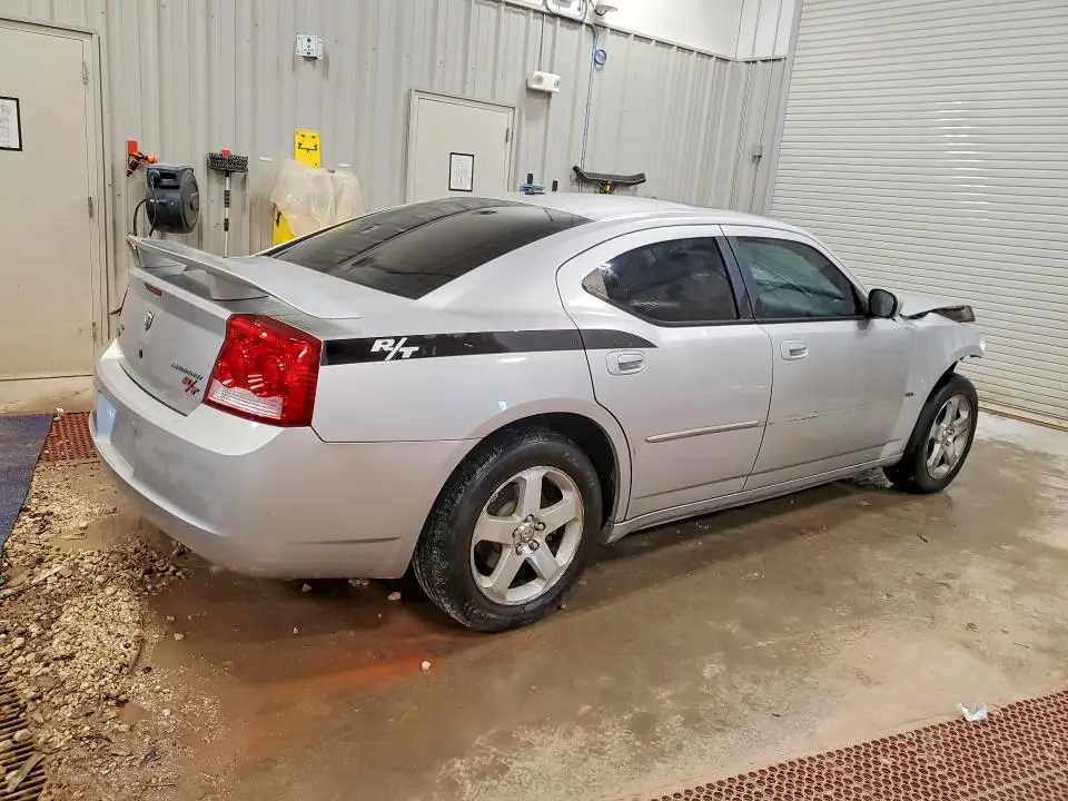 2010 DODGE CHARGER R  