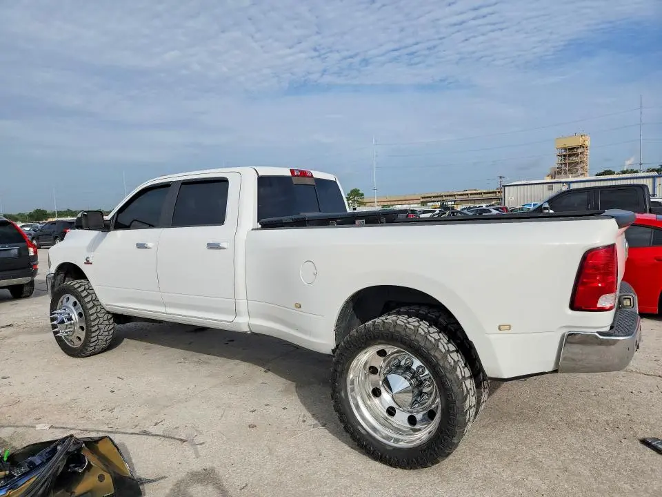 2016 RAM 3500 SLT  