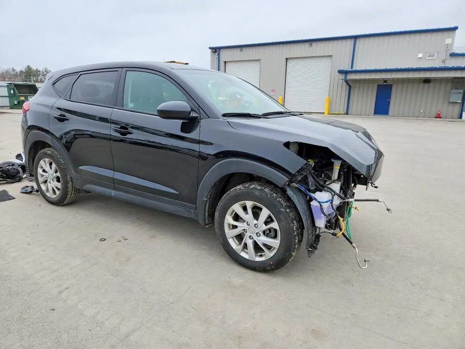 2021 HYUNDAI TUCSON SE  