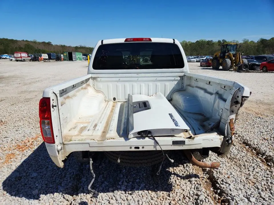 2014 NISSAN FRONTIER S  