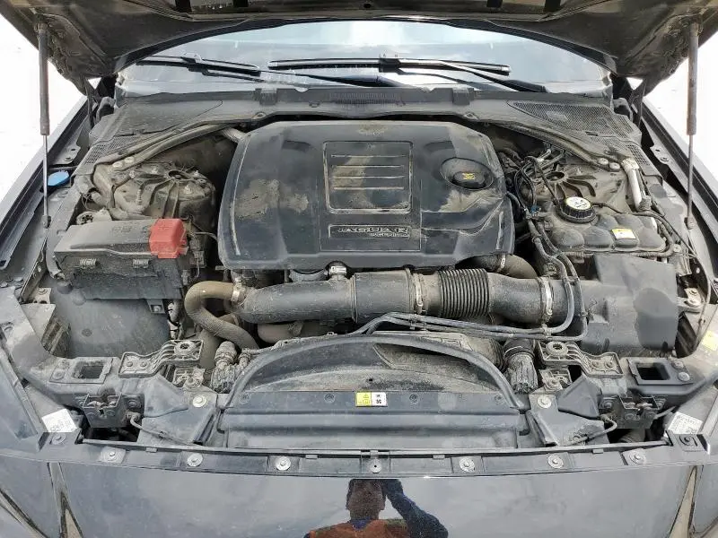 2019 JAGUAR XE   