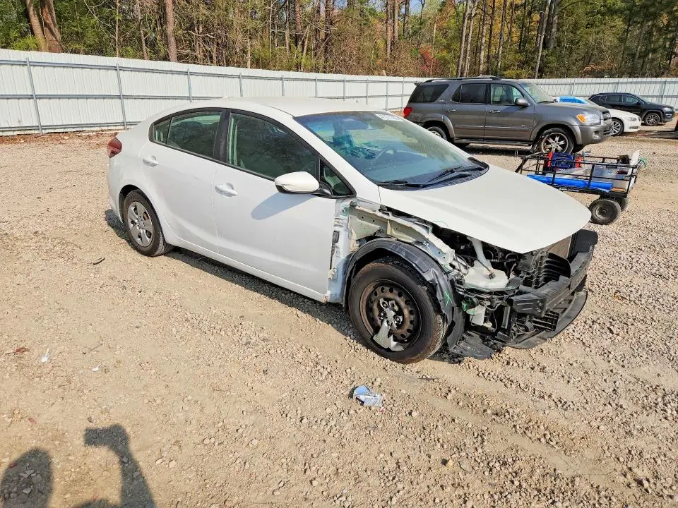 2018 KIA FORTE LX  
