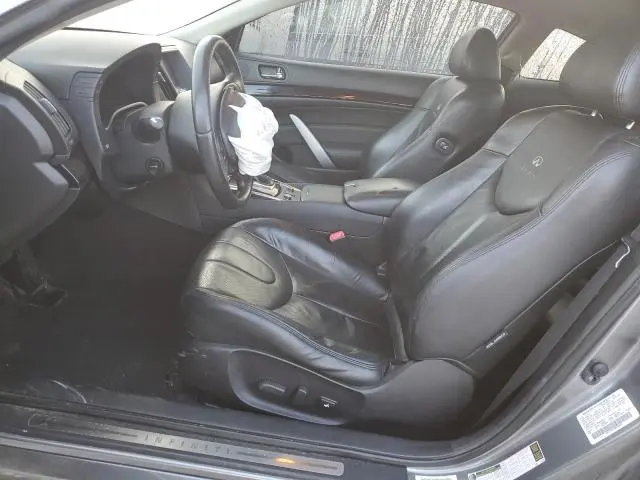 2011 INFINITI G37   