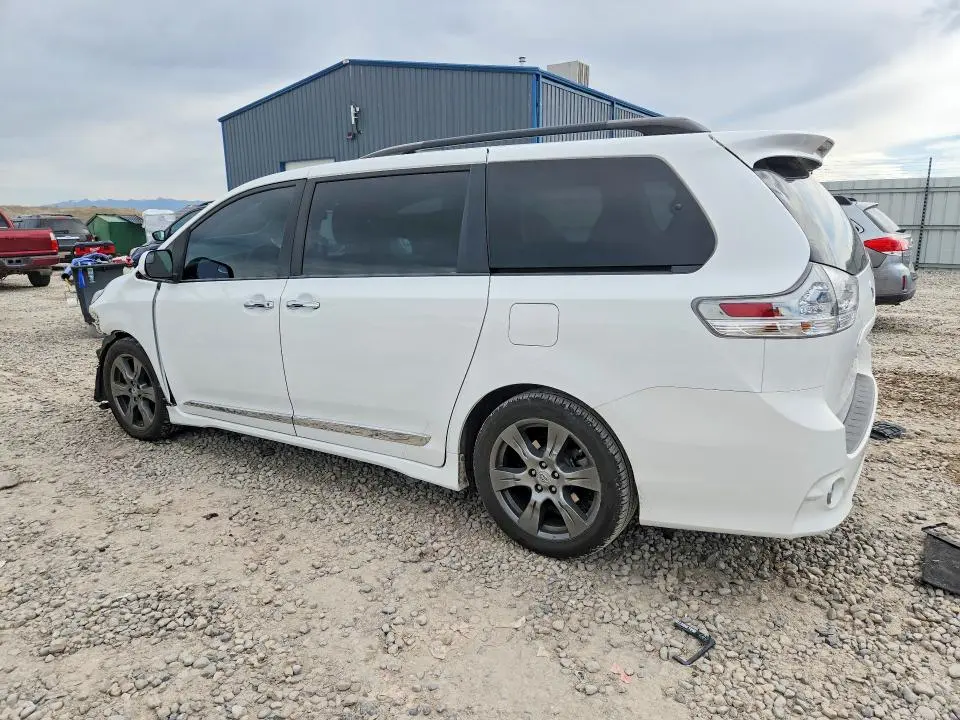 2017 TOYOTA SIENNA SE 8-PASSENGER  