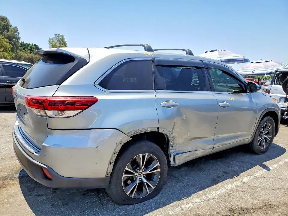 2018 TOYOTA HIGHLANDER LE  
