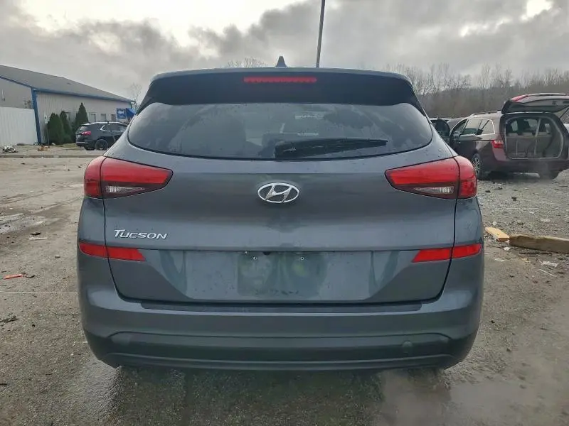 2021 HYUNDAI TUCSON SE  