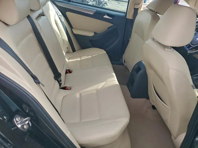 2016 VOLKSWAGEN JETTA SE  