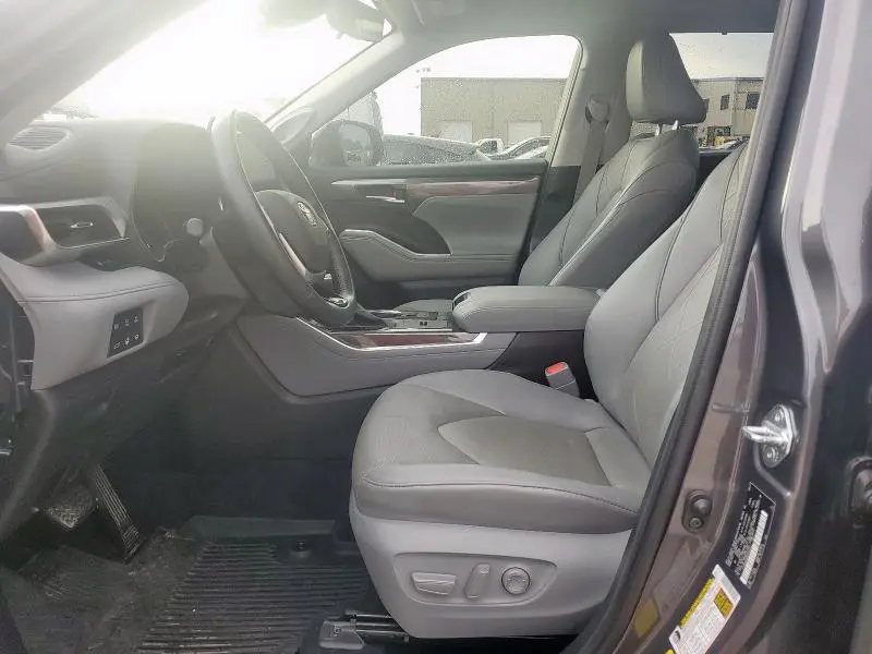 2021 TOYOTA HIGHLANDER HYBRID PLATINUM  
