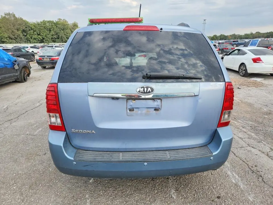 2012 KIA SEDONA LX  
