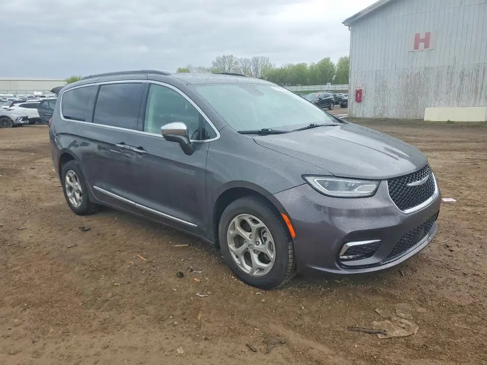 2022 CHRYSLER PACIFICA LIMITED  