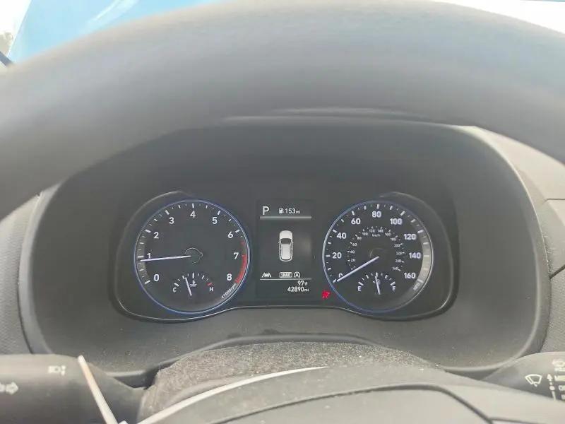 2023 HYUNDAI KONA SE  