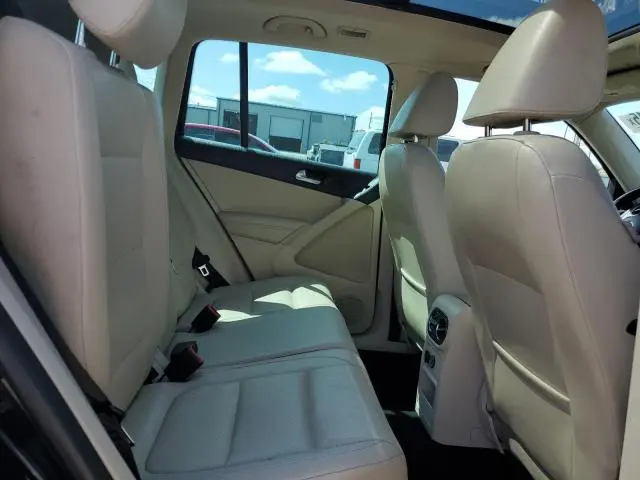 2012 VOLKSWAGEN TIGUAN S  