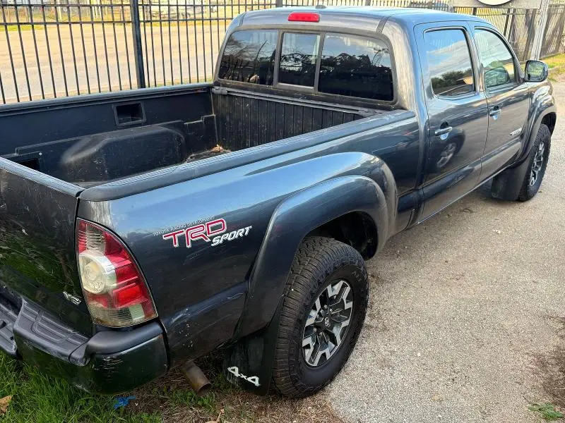2011 TOYOTA TACOMA V6  