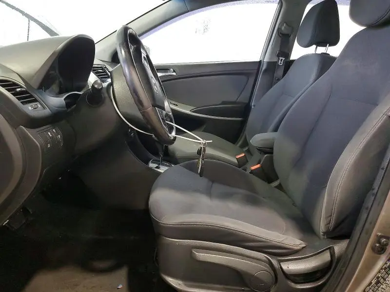 2013 HYUNDAI ACCENT SE  