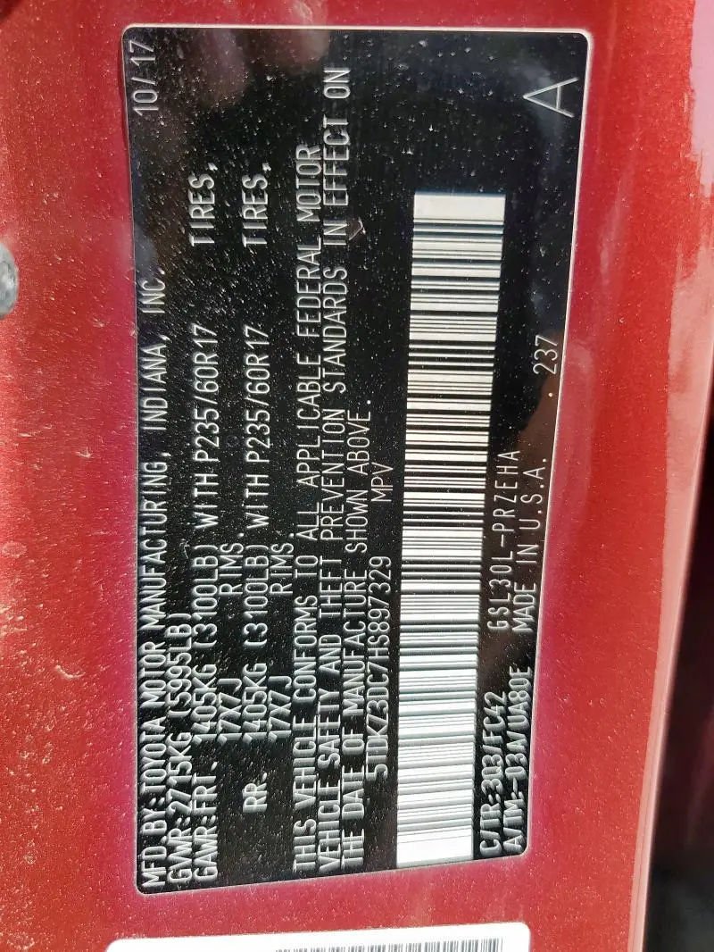 2017 TOYOTA SIENNA LE  