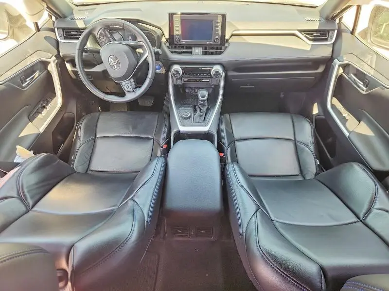 2022 TOYOTA RAV4 SE  