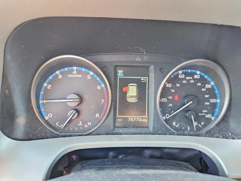2017 TOYOTA RAV4 XLE  