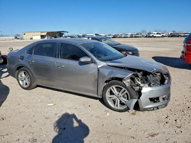 2014 VOLKSWAGEN PASSAT SE  