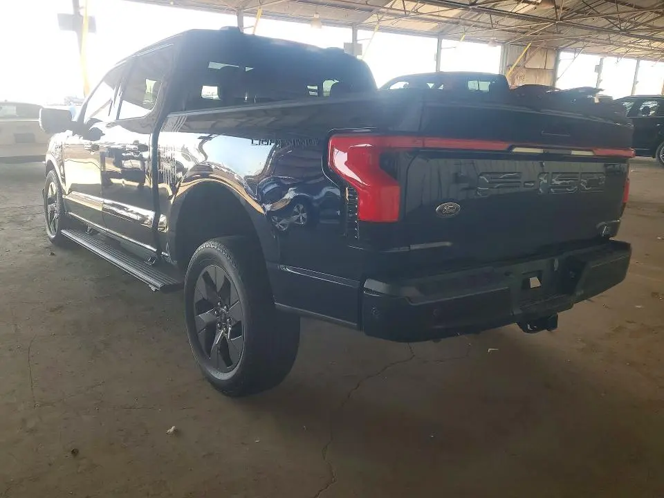 2023 FORD F150 LIGHTNING PRO  