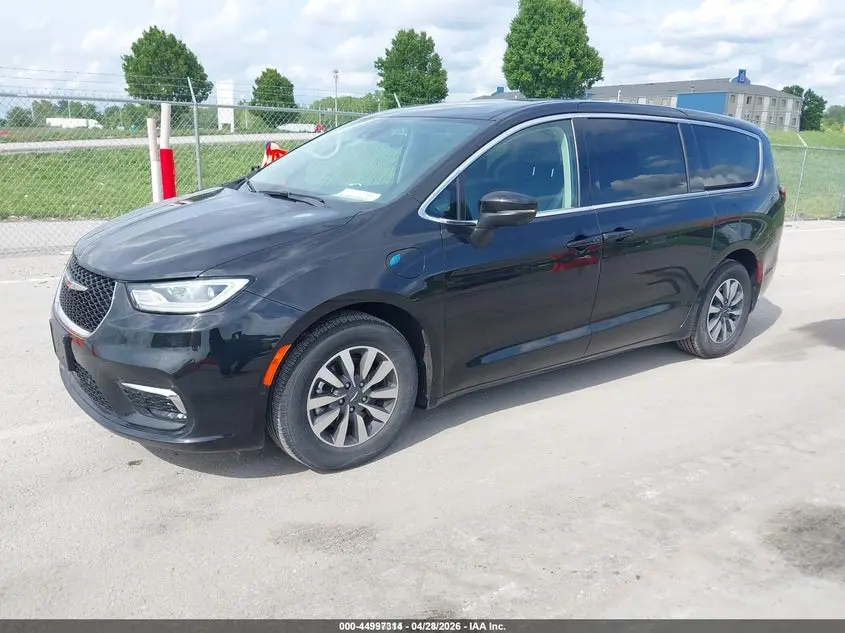 2023 CHRYSLER PACIFICA HYBRID TOURING L