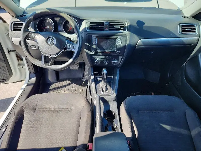 2016 VOLKSWAGEN JETTA SE  