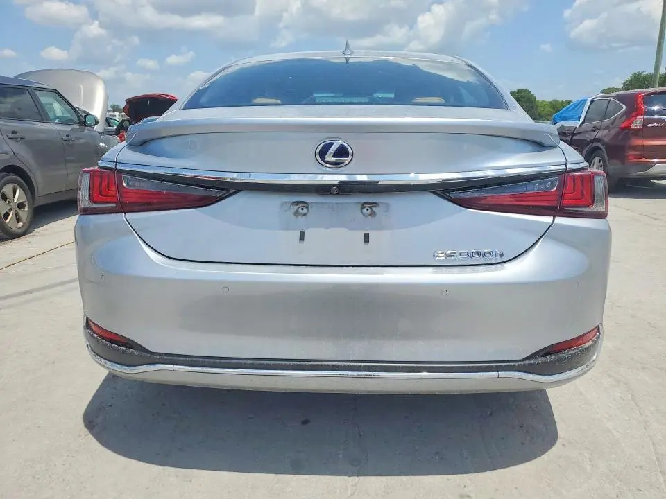 2022 LEXUS ES 300H ULTRA LUXURY  