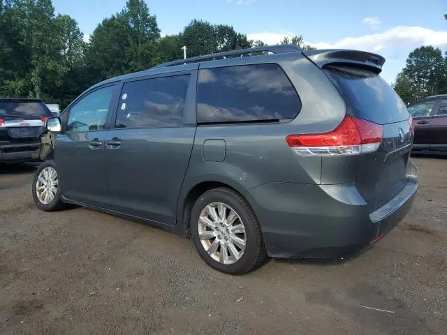2012 TOYOTA SIENNA XLE  