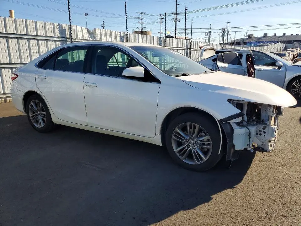 2017 TOYOTA CAMRY SE  