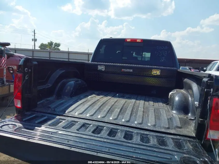 2020 RAM 1500 CLASSIC SLT  4X2 6'4 BOX