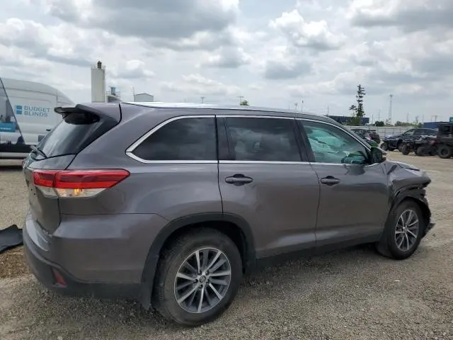 2019 TOYOTA HIGHLANDER SE  