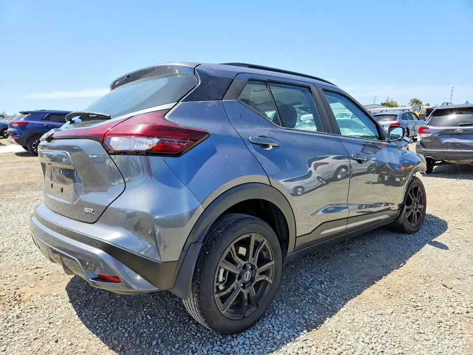 2023 NISSAN KICKS SR  