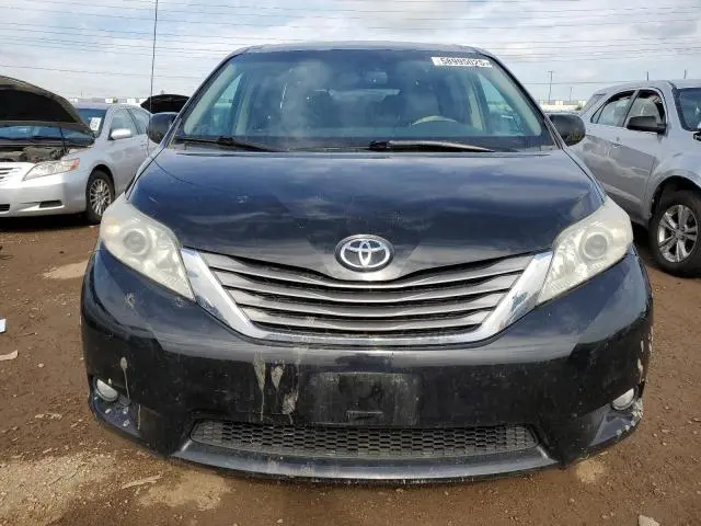 2011 TOYOTA SIENNA XLE  