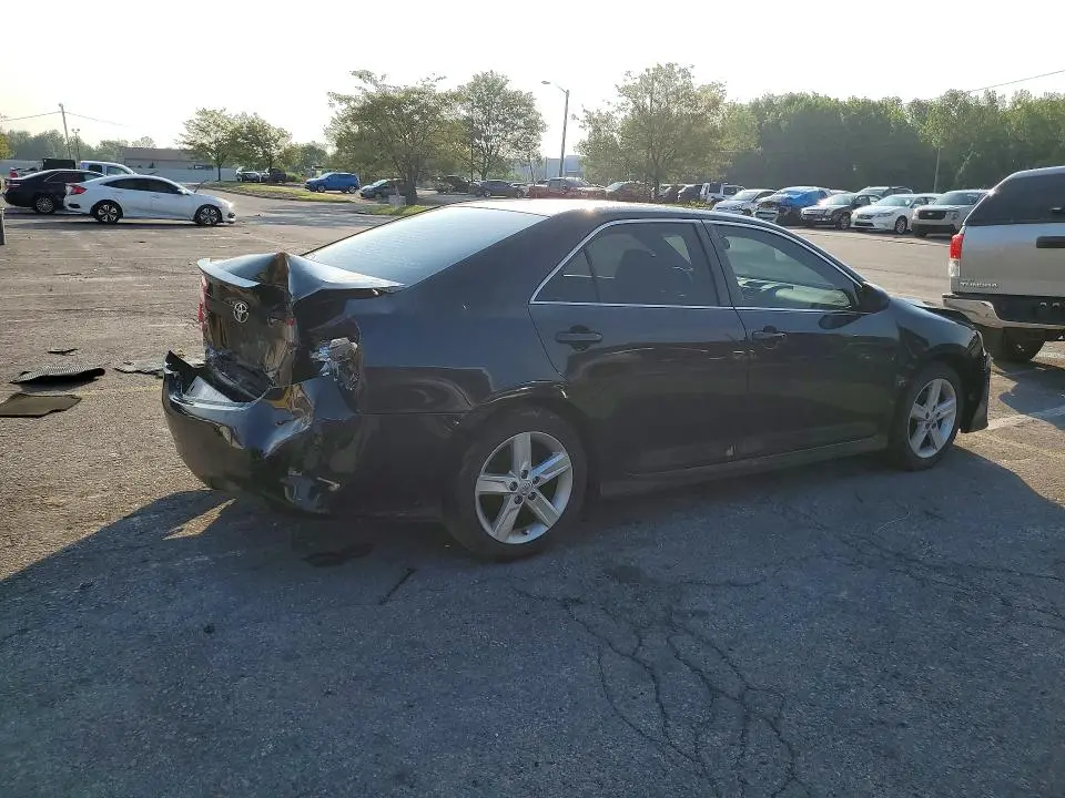 2013 TOYOTA CAMRY SE  