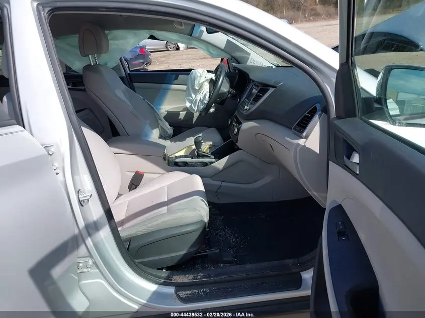 2017 HYUNDAI TUCSON SPORT