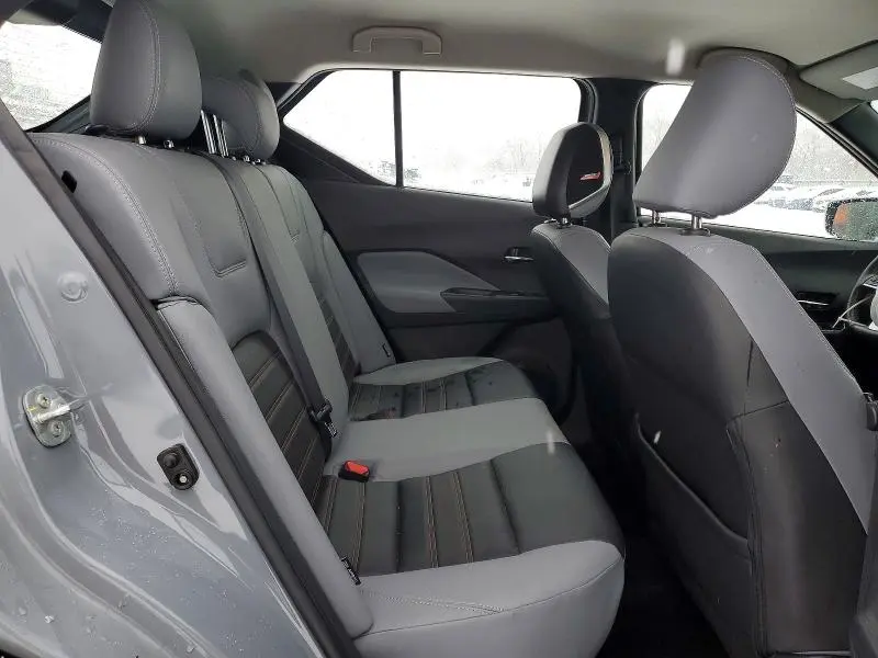 2022 NISSAN KICKS SR  